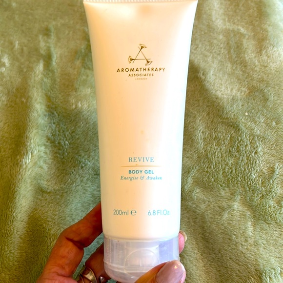 💦 AROMATHERAPY ASSOCIATES Revive Body Gel Energize & Awaken - Picture 1 of 5
